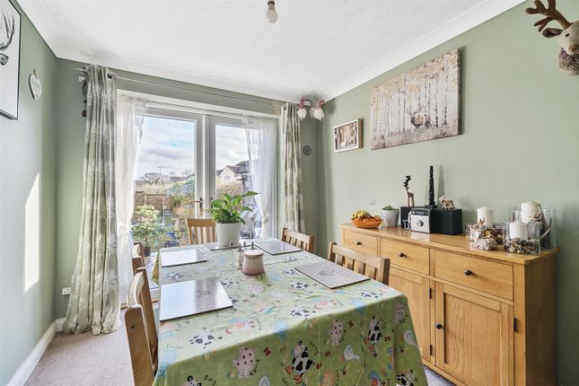 68, The Beeches, Beaminster photo 4