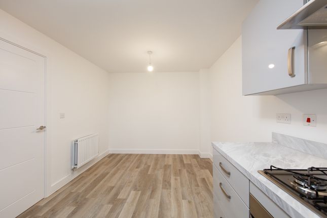 15 yarrow close - eveleigh RL flatfair, Leaf Living at Ashdown Gardens, Crowborough, TN6, Crowborough photo 4