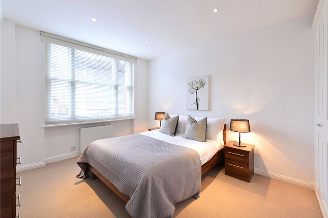 Flat to rent in Hill Street, Mayfair, London