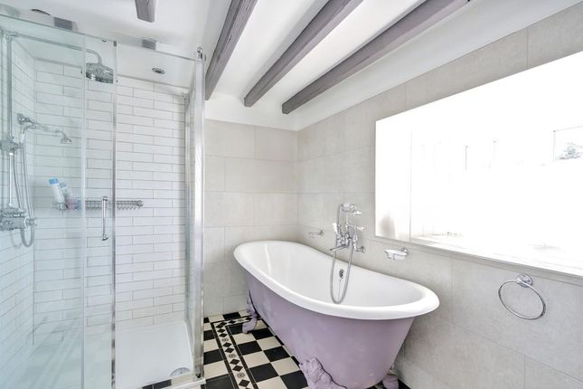 Bathroom1_1.Jpg