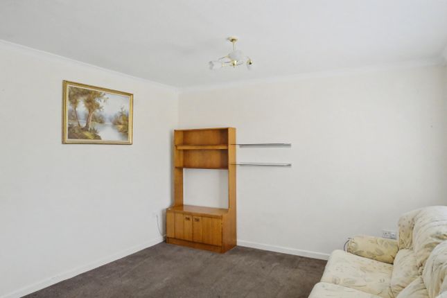 78, Linton Avenue, Borehamwood photo 4