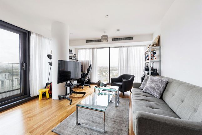 Flat for sale in High Street, Stratford