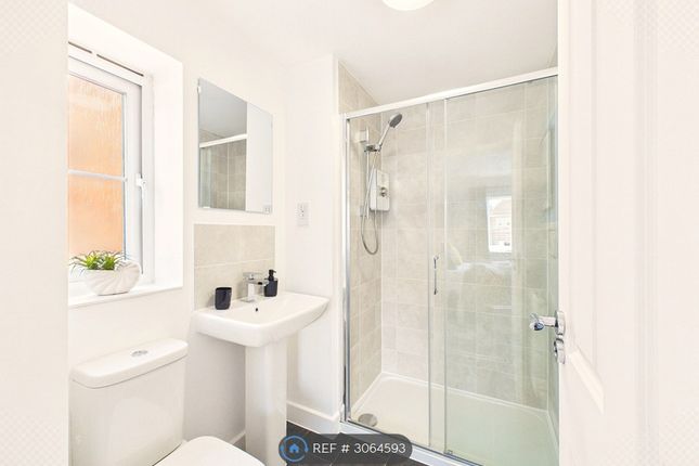Abington St, Barton Seagrave, Kettering photo 5