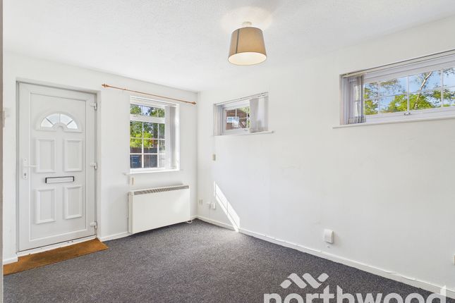 14, Manorfield, Ashford photo 4