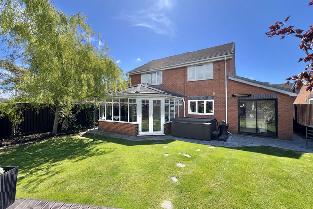 37, Plovers Way, Herons Reach photo 2