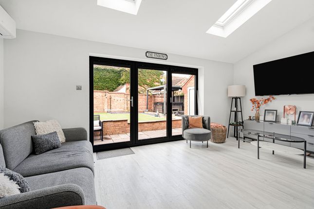 36 Henley Way, Ely photo 3