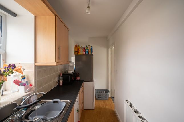 3 Hodgson Lane, Drighlington photo 3