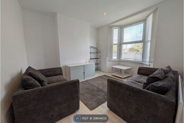 B Elmdene Road, London photo 2