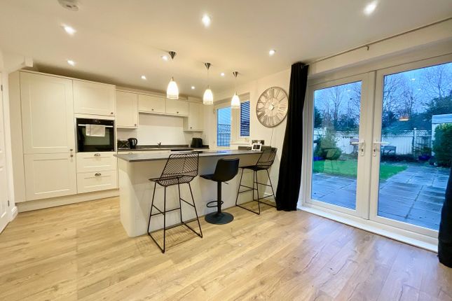 9, Wheatsheaf Court, Caldicot photo 3