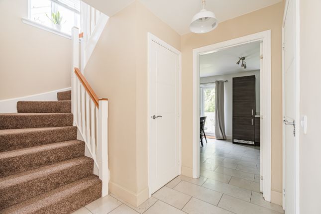 9, Venturefair Drive, Edinburgh photo 2