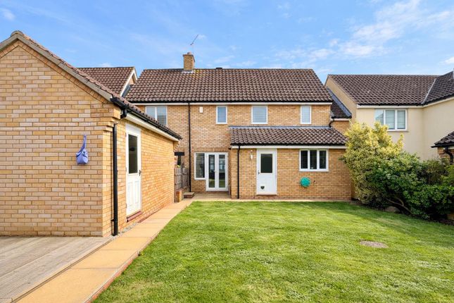 21, Fayrewood Drive, Great Leighs, Chelmsford photo 4