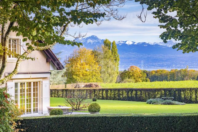 Thumbnail Villa for sale in Street Name Upon Request, Morges, CH