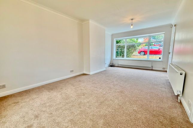 42, Emmott Drive, Leeds photo 3