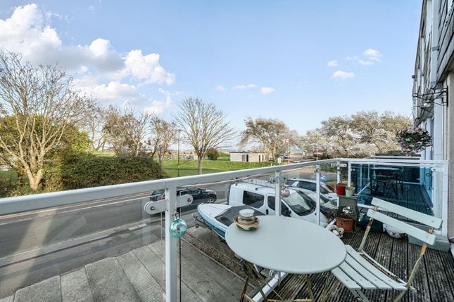94 Beach Road, Chichester photo 2