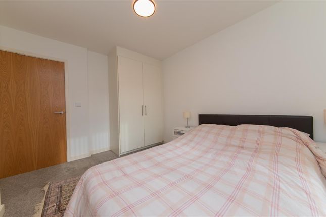 Flat for sale in Heritage Avenue, London