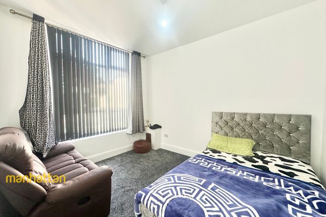 484, Halliwell Road, Bolton photo 3