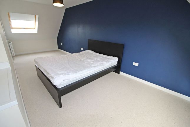 8 Emblehope Grove, Blyth photo 4