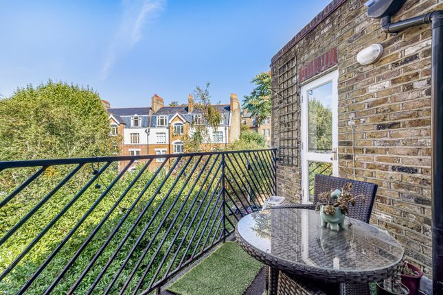 Flat 18 Westside Court, 113, Elgin Avenue, London photo 3