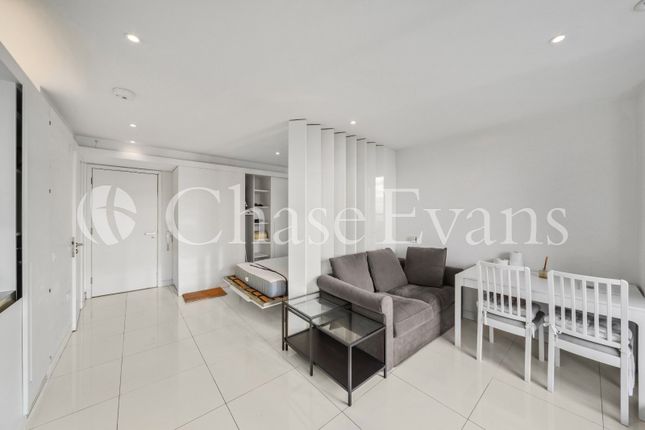 Flat 2609 East Tower, 3, Pan Peninsula, London photo 2