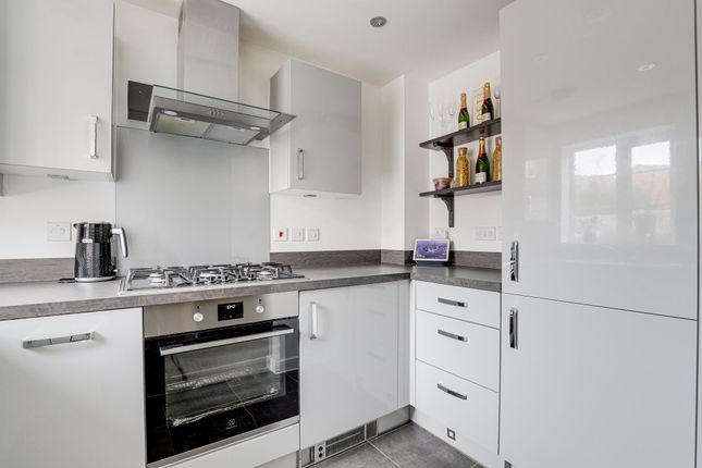 7 Robinson Close, Nottingham photo 3