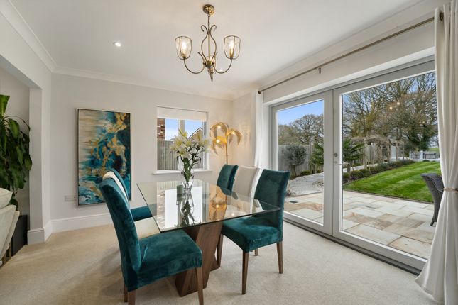9, Chequers Green, Ashford photo 4