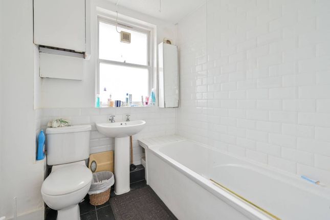 Flat for sale in Hayles Buildings, Elephant And Castle, London