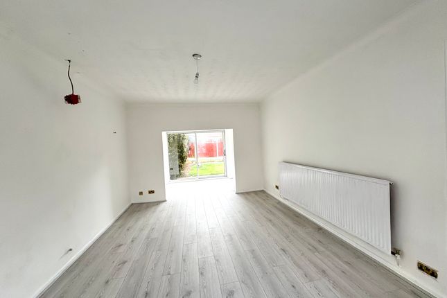 51, Wright Avenue, NORTHWICH photo 2