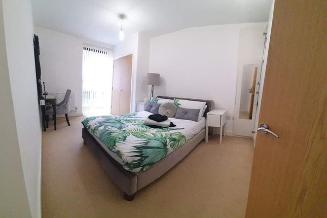 Flat to rent in Harston Walk, London