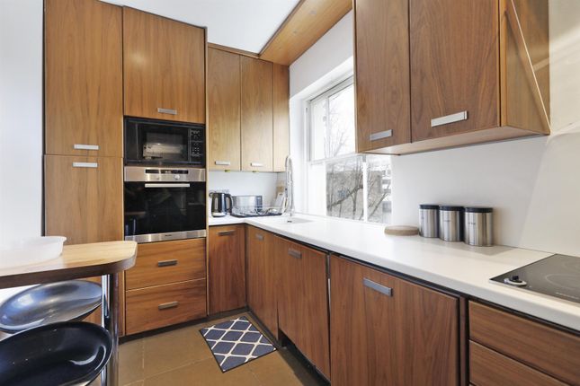 Top Floor Flat, 37, Marlborough Hill, London photo 4