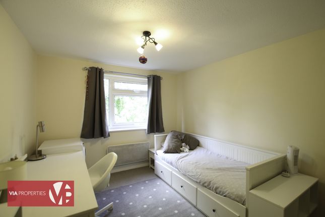 Flat to rent in Woodgrange Court, Rawdon Drive, Hoddesdon