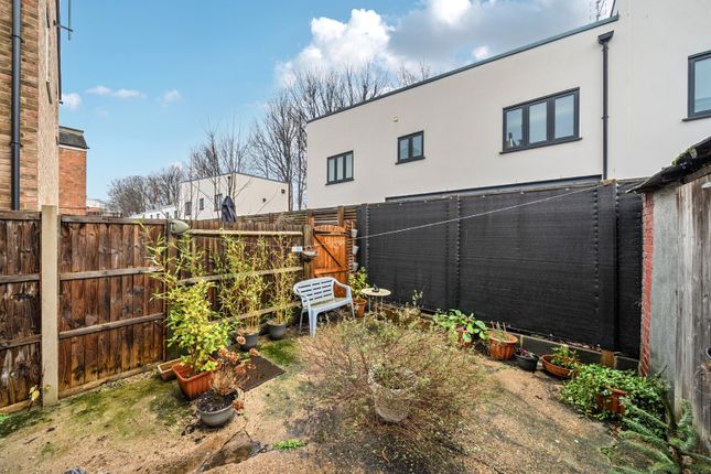 111a, Springbank Road, London photo 3