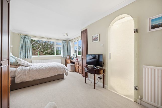 21, Marlyns Drive, Guildford photo 4