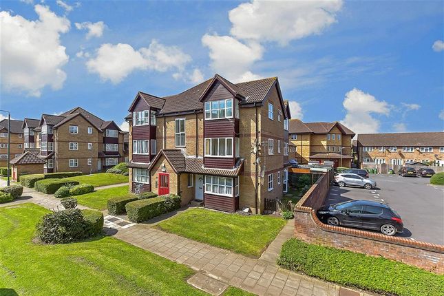 Thumbnail Maisonette for sale in Frobisher Road, Erith, Kent