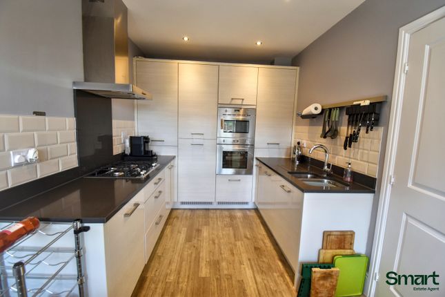 4, Pollards Close, Exeter photo 4