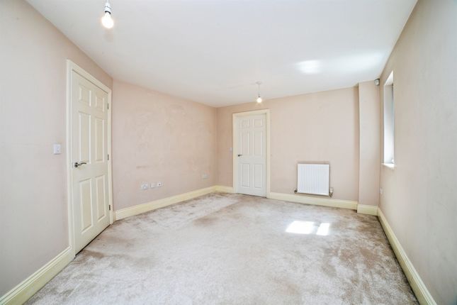 14, Goodacre Close, Alfreton photo 5
