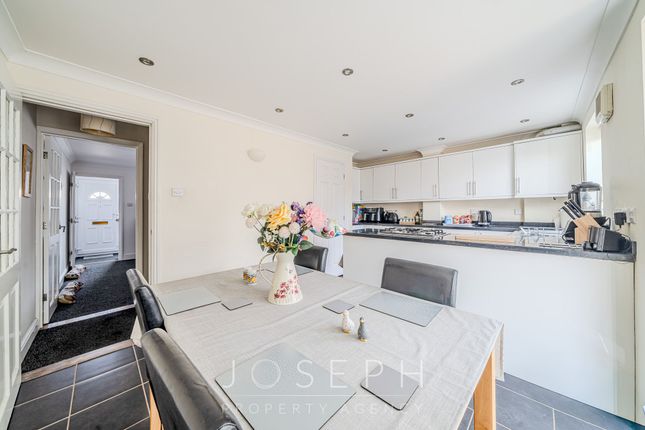 90 Braziers Wood Road, Ipswich photo 4