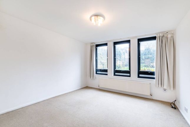 Thumbnail Flat to rent in Belsize Avenue, Belsize Park, London