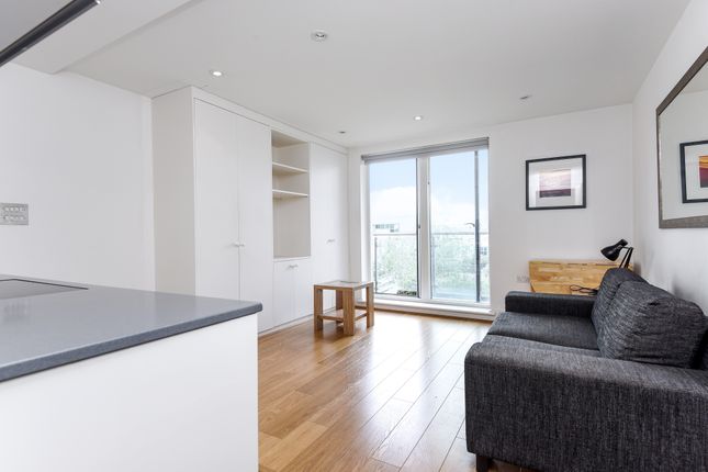Flat 35 Caspian Wharf, 1, Yeo Street, London photo 4