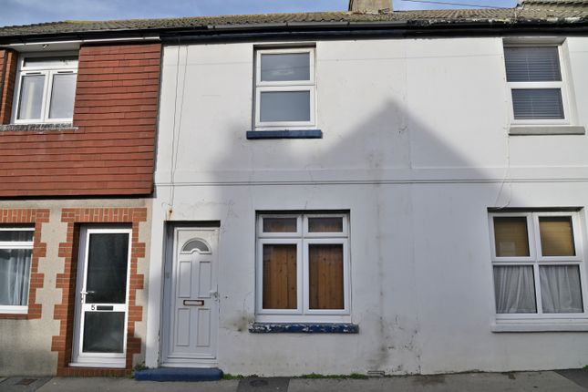 Thumbnail Terraced house to rent in Clinton Lane, Seaford