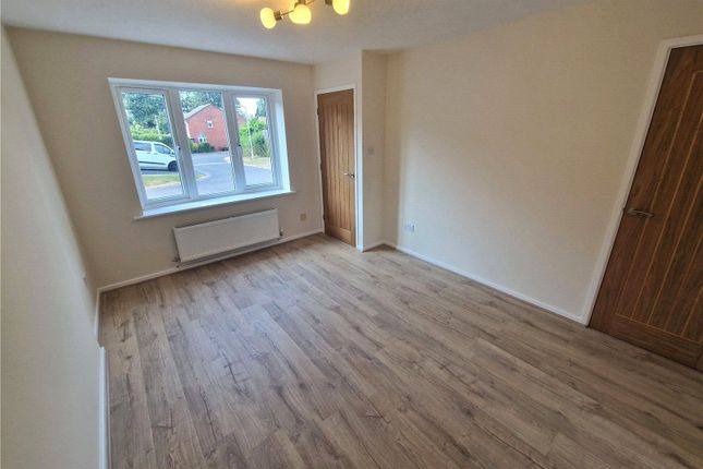 8, Bullrush Glade, Telford photo 4
