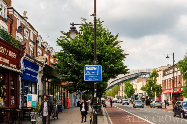 High Road, London photo 4