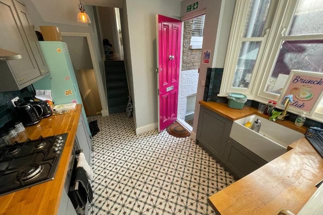 Thumbnail Maisonette to rent in Kynaston Road, Stoke Newington