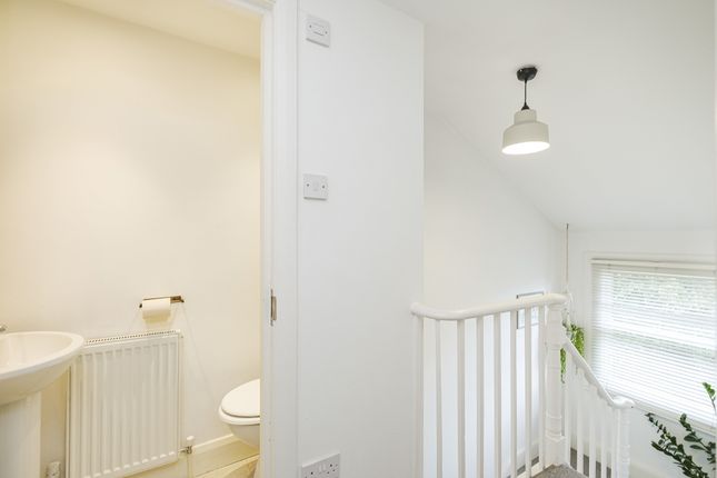 Flat to rent in Courthill Road, London