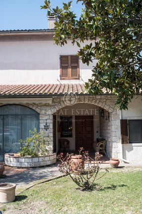 Villa for sale in Manciano, Grosseto, Tuscany