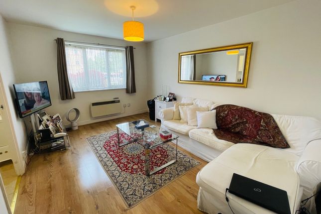 Flat for sale in Windmill Drive, Cricklewood