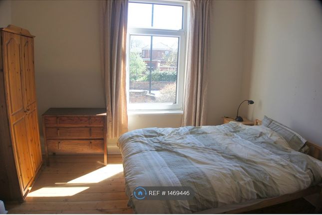 Room to rent in Newborough Street, York YO30