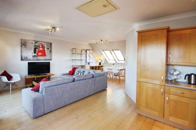 47, Turlow Court, West Yorkshire photo 4