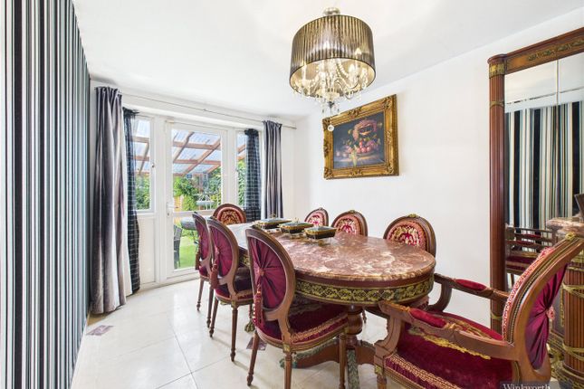 28, Harley Crescent, Middx photo 3