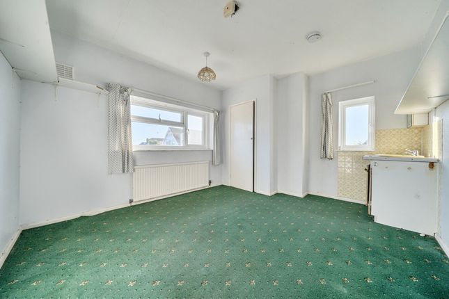 108 Elmer Road, Bognor Regis photo 5
