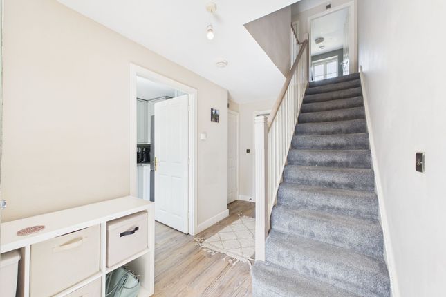 30 Barnsley Way, Cheltenham photo 4